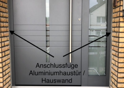 Anschlussfuge Aluminiumhaustür / Hauswand
